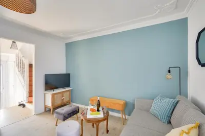 Télévision ou salle de divertissement dans l'établissement 400m de la plage - maison pour 6 personnes