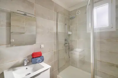 Salle de bains dans l'établissement 400m de la plage - maison pour 6 personnes