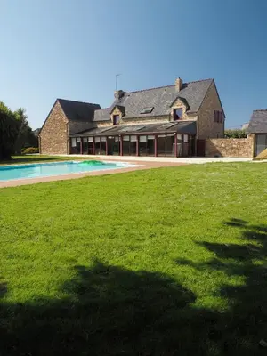 Piscine de l'établissement Maison de charme à Porspoder Piscine extérieure, proche plages & calme ou située à proximité