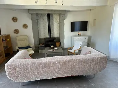 Télévision ou salle de divertissement dans l'établissement Maison de charme à 2kms de la mer