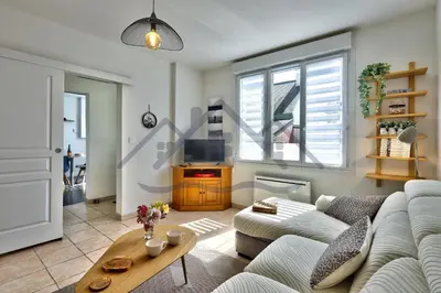 Coin salon dans l'établissement LocaLise - M2C - Ty Ma Bro -Maison avec extérieur entièrement clos - Wifi inclus - Draps inclus- Animaux bienvenus