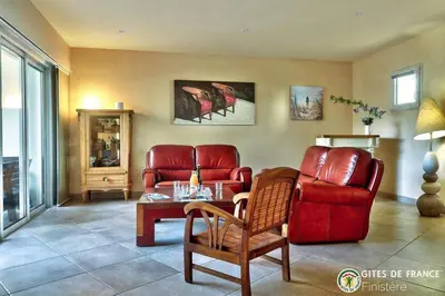 Coin salon dans l'établissement LocaLise - A80 - La villa blanche - Côté jardin - Plain-pied - Wifi inclus - Draps inclus - Animaux bienvenue