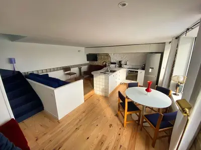 Cuisine ou kitchenette dans l'établissement Vue imprenable sur le port