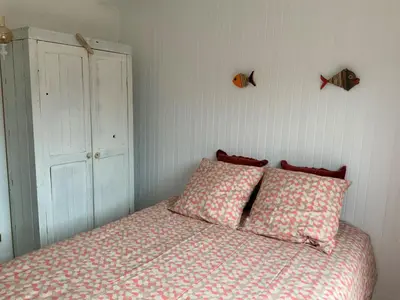 Un ou plusieurs lits dans un hébergement de l'établissement Maison Typenarch vue étang à 400m de la plage