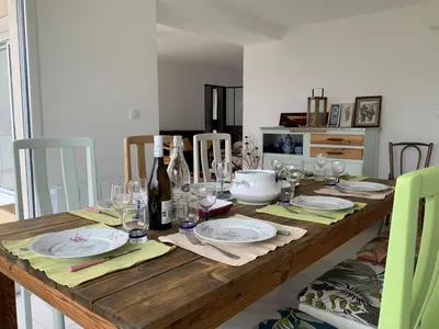 Boissons dans l'établissement Maison Typenarch vue étang à 400m de la plage