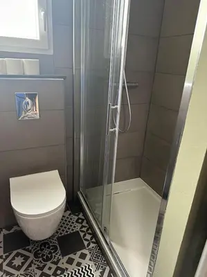 Salle de bains dans l'établissement Pied à terre Portsallais