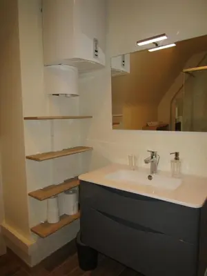 Salle de bains dans l'établissement Deckerveillant chambres près de la mer