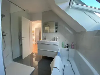 Salle de bains dans l'établissement Maison 3 chambres proche mer