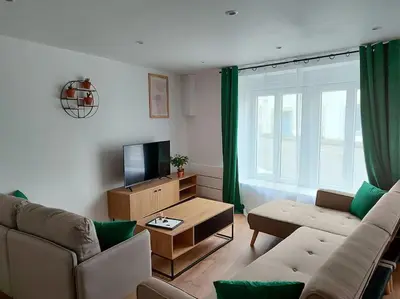 Télévision ou salle de divertissement dans l'établissement 70m² house entirely renovated!