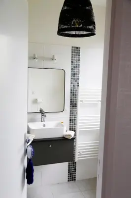 Salle de bains dans l'établissement L'Atelier de Mézareun