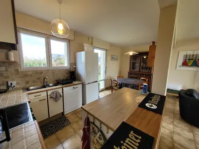 Cuisine ou kitchenette dans l'établissement Les Voiliers, évasion à la mer