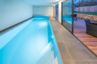 Piscine de l'établissement NOUVEAUTE!!! Villa en bord de mer avec piscine intérieure! ou située à proximité