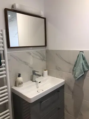 Salle de bains dans l'établissement Appartement Lumineux-Coeur de ville & plages
