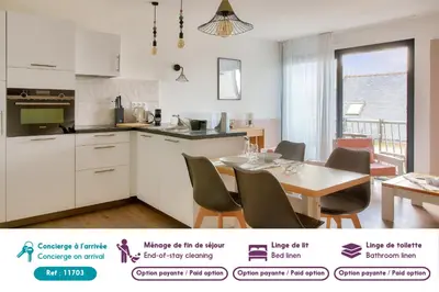 Cuisine ou kitchenette dans l'établissement À 450 m de la 