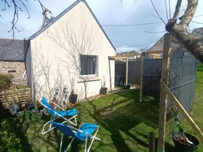 Jardin de l'établissement Maison T2 en bord de mer à Plougastel Daoulas