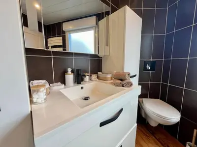 Salle de bains dans l'établissement Maison hyper centre Ville - 4 Pers - 2 places de Parking gratuites