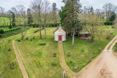 Jardin de l'établissement La maison du Cocher