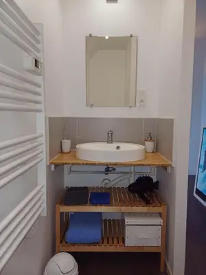 Salle de bains dans l'établissement La maison bleue, entre terre et mer