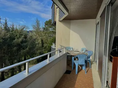 Balcon ou terrasse dans l'établissement Bénodet: appartement 3* à 50m de la plage avec terrasse et ascenseur - FR-1-481-157