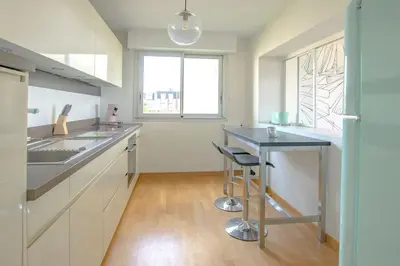 Cuisine ou kitchenette dans l'établissement Rêve - Appartement Terrasse Vue Mer