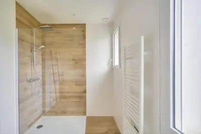 Salle de bains dans l'établissement Belle maison pour 6 - Découverte du Pays Bigouden