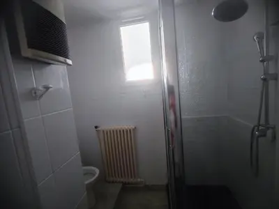 Salle de bains dans l'établissement Chambre double- SDB et WC Privé