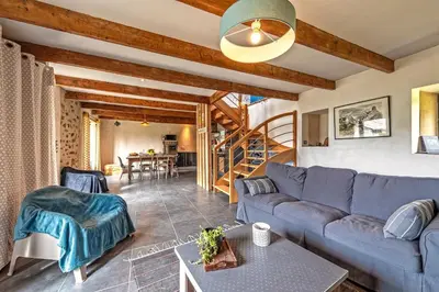 Coin salon dans l'établissement Charme et Hâvre de Paix - Grand jardin
