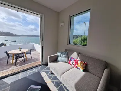 Coin salon dans l'établissement Holiday Home in Plougasnou with Sea Views