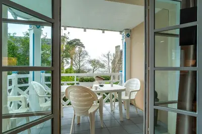 Balcon ou terrasse dans l'établissement Penfret - Appt avec piscine, vue mer, plage à 50m