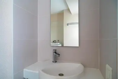 Salle de bains dans l'établissement Penfret - Appt avec piscine, vue mer, plage à 50m