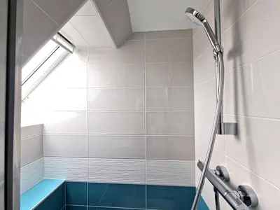 Salle de bains dans l'établissement House in Terenez with Stunning Harbour Views