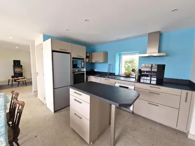 Cuisine ou kitchenette dans l'établissement House in Terenez with Stunning Harbour Views