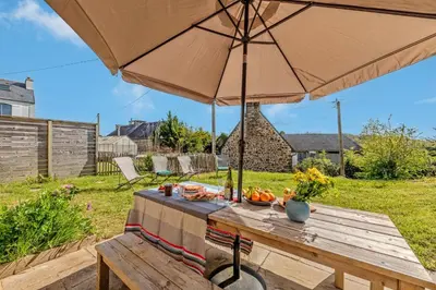 Jardin de l'établissement Toudig - Maison avec terrasse et jardin