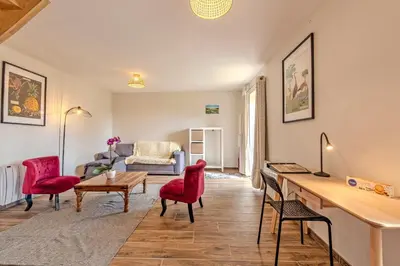 Coin salon dans l'établissement Toudig - Maison avec terrasse et jardin
