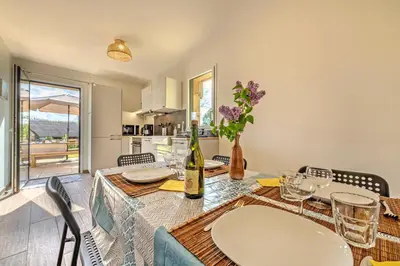Coin salon dans l'établissement Toudig - Maison avec terrasse et jardin
