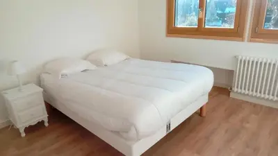 Un ou plusieurs lits dans un hébergement de l'établissement Villa prestigieuse à Concarneau avec piscine