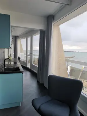 Coin salon dans l'établissement T2, vue mer panoramique, 2 min à pied de la plage