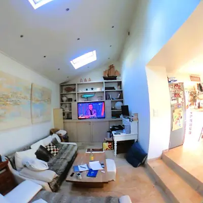 Télévision ou salle de divertissement dans l'établissement Villa aux roses