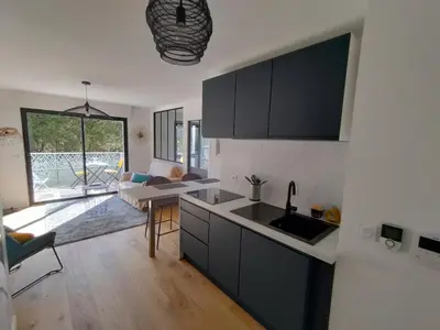 Cuisine ou kitchenette dans l'établissement Évasion en bord de mer - 350m plage - Garage privé