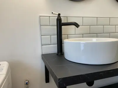 Salle de bains dans l'établissement Charmant gîte avec extérieur et piscine partagée