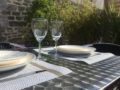 Boissons dans l'établissement Charmant gîte avec extérieur et piscine partagée