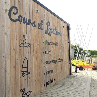 Certificat, récompense, panneau ou autre document affiché dans l'établissement Le 101 - Plage du Dossen à Santec à 1.5 km
