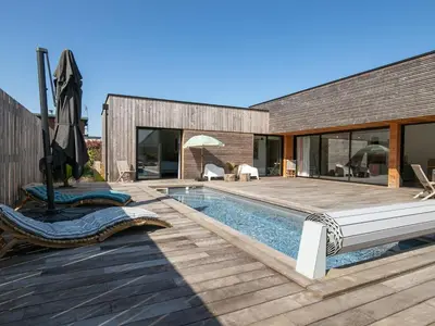 Piscine de l'établissement Holiday Home La Villa Agapanthes by Interhome ou située à proximité