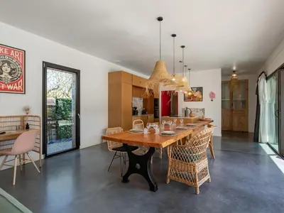 Cuisine ou kitchenette dans l'établissement Holiday Home La Villa Agapanthes by Interhome