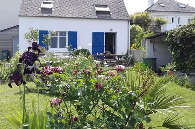 Jardin de l'établissement Maison de pêcheur proche plage et activités