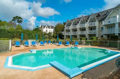 Piscine de l'établissement Didou - T3 vue mer - plage à 40m ou située à proximité