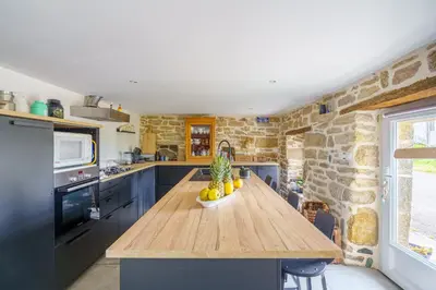 Cuisine ou kitchenette dans l'établissement Maison Bretonne - Proche des plages