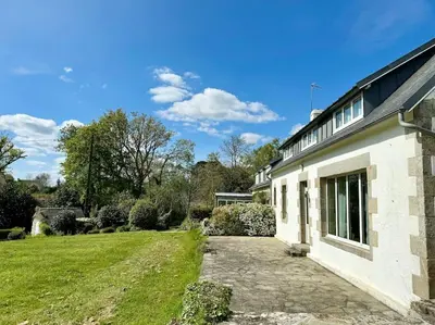 Jardin de l'établissement La Ferme, spacieuse maison tout confort, Bénodet