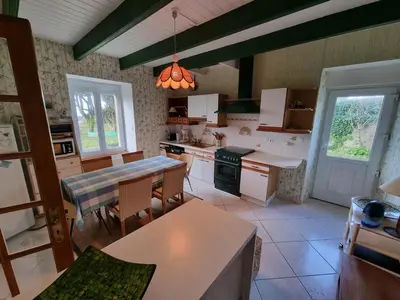 Cuisine ou kitchenette dans l'établissement 712-Villa Lezarouan a 300m des plages
