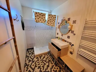 Salle de bains dans l'établissement 717- Villa Locqueran a 200m du port